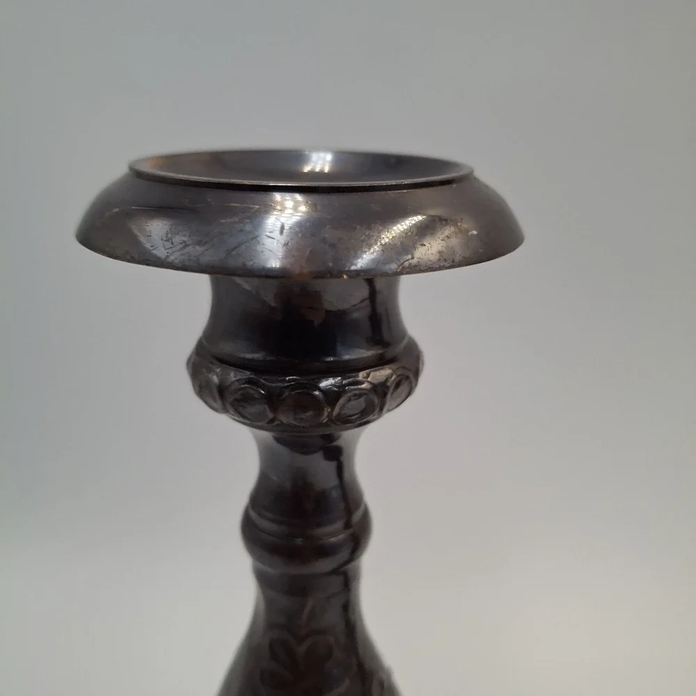 N/A vintage embossed